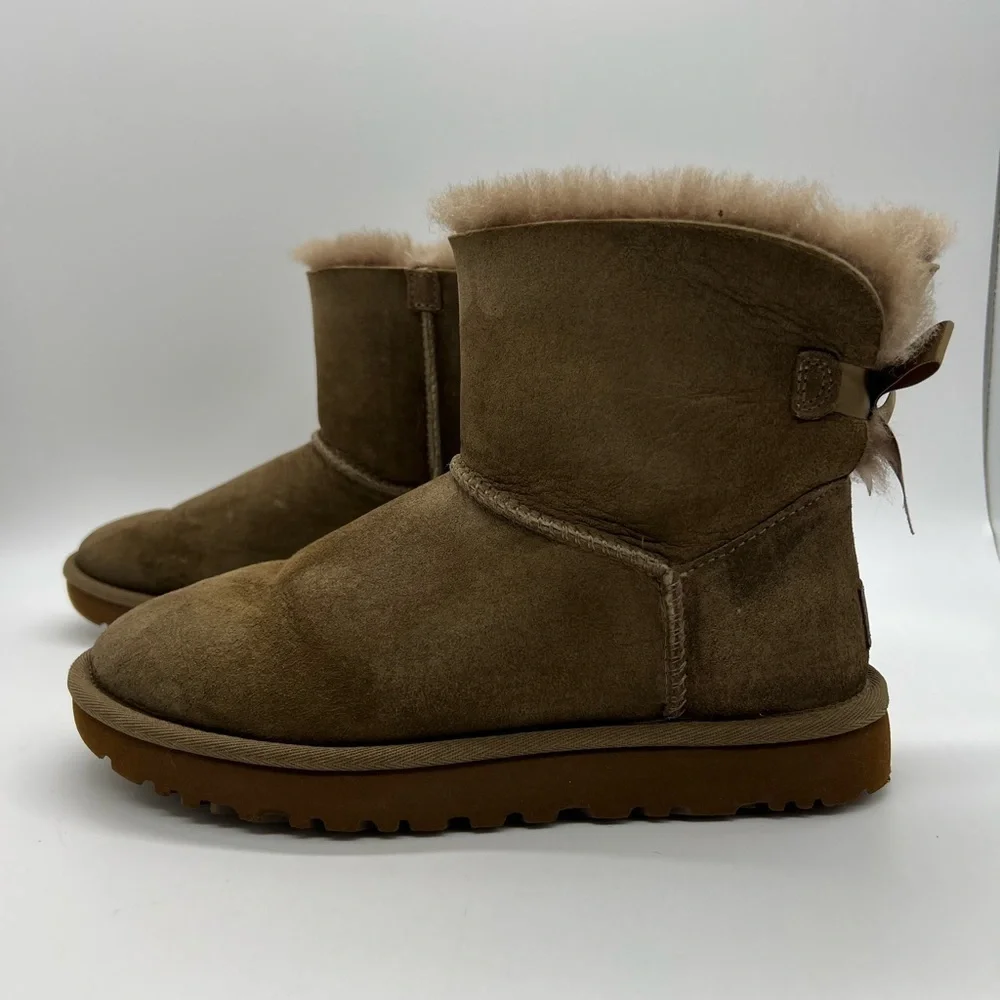UGG Brown Shearling Women's Short Bailey Boots Women’s Size 7
